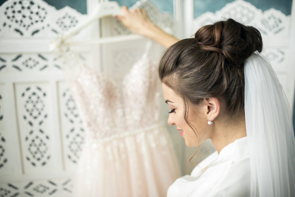 How to Choose the Perfect Bridal Look in Lucknow How to Choose the Perfect Bridal Look in Lucknow