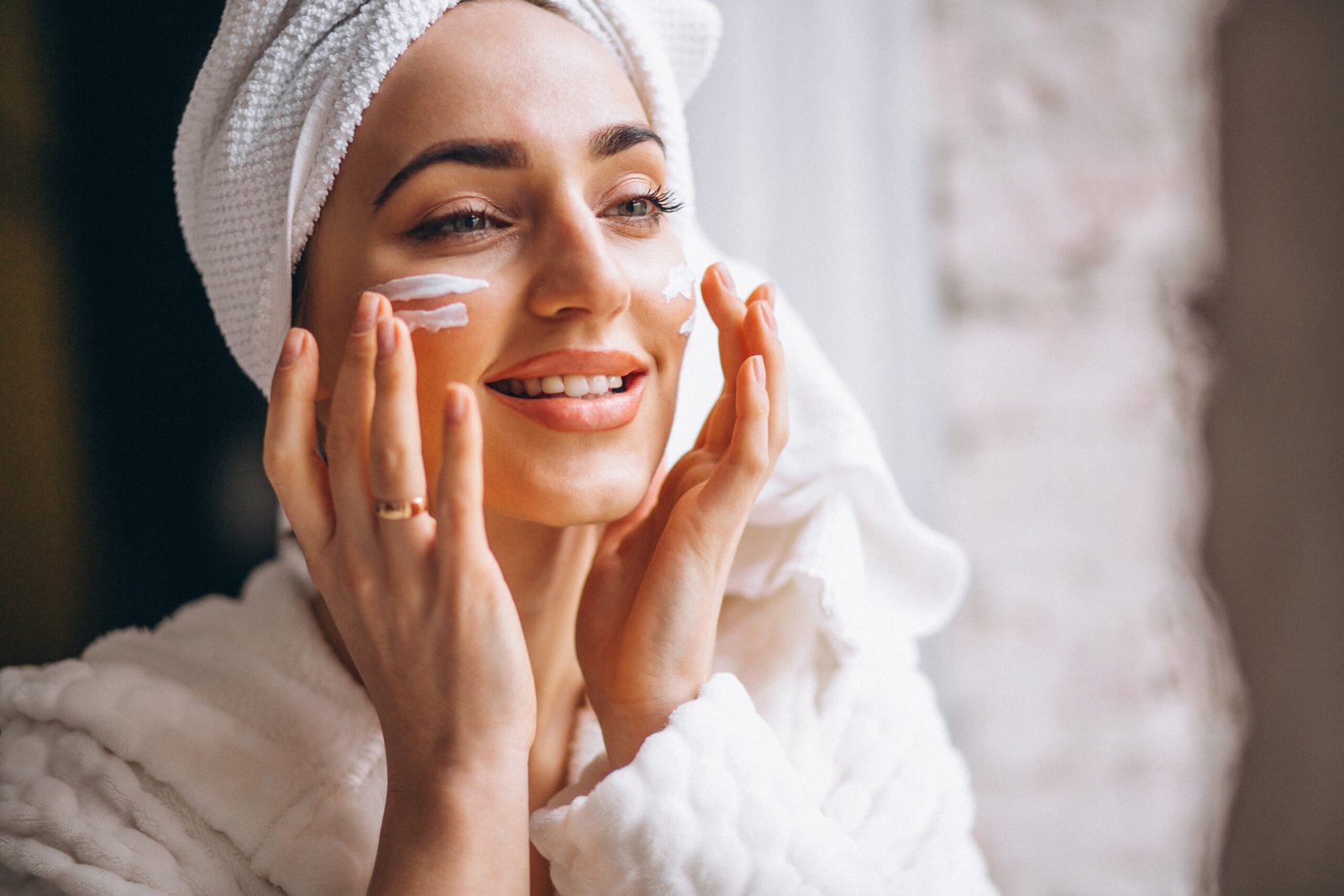 The Importance of Skincare Before Makeup: The Secret to a Flawless Look